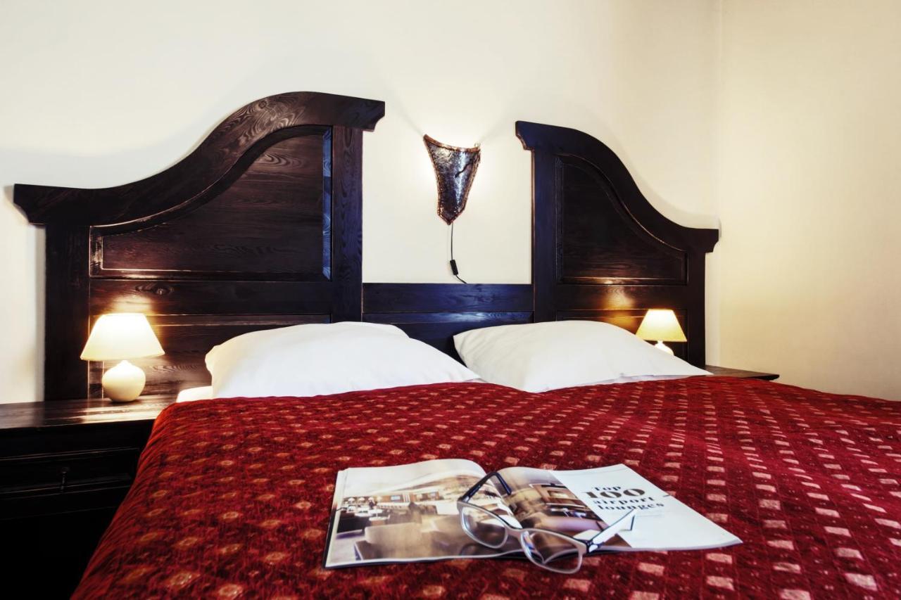 Hotel Kasztel Rzezawa 외부 사진