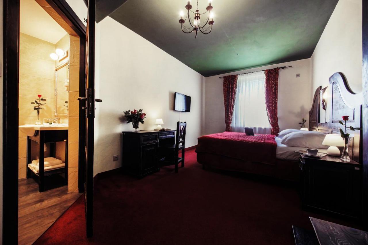 Hotel Kasztel Rzezawa 외부 사진