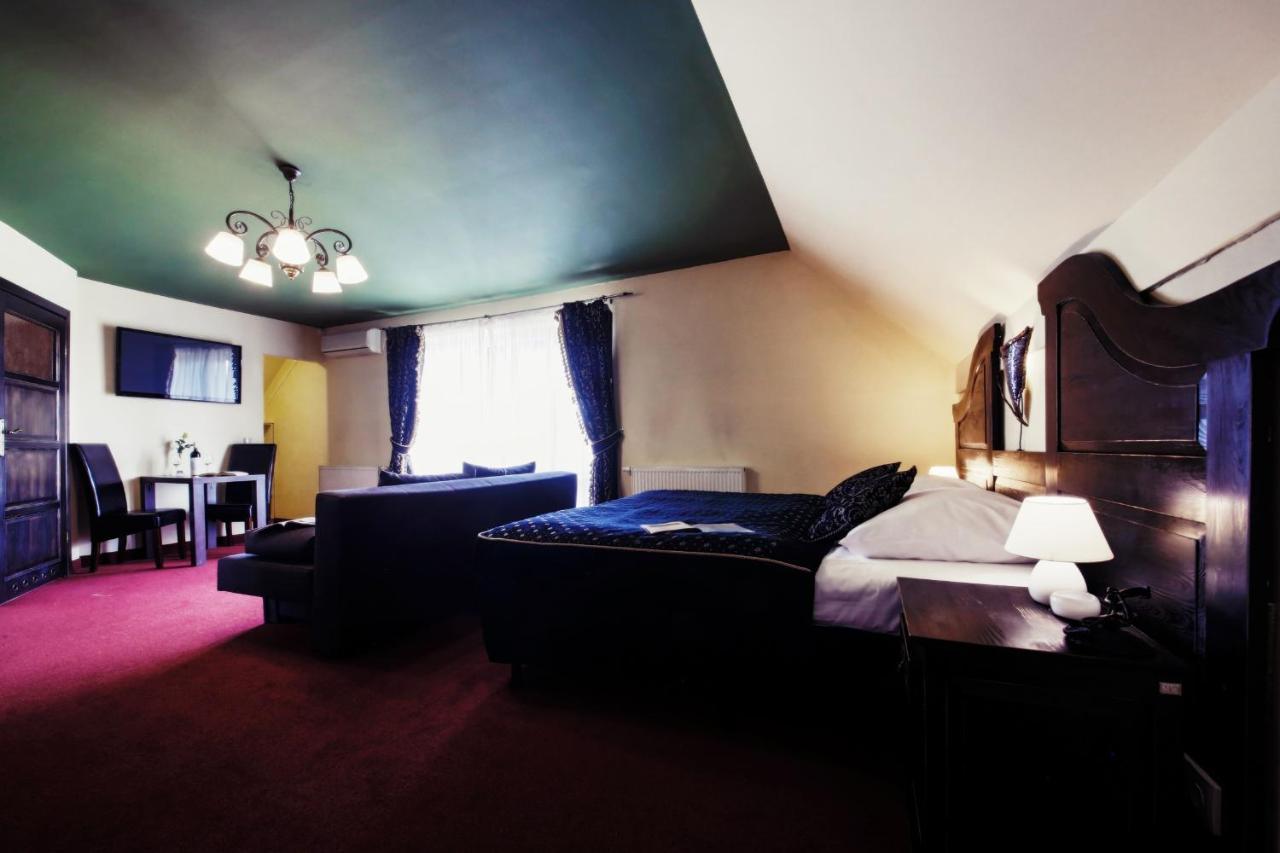 Hotel Kasztel Rzezawa 외부 사진