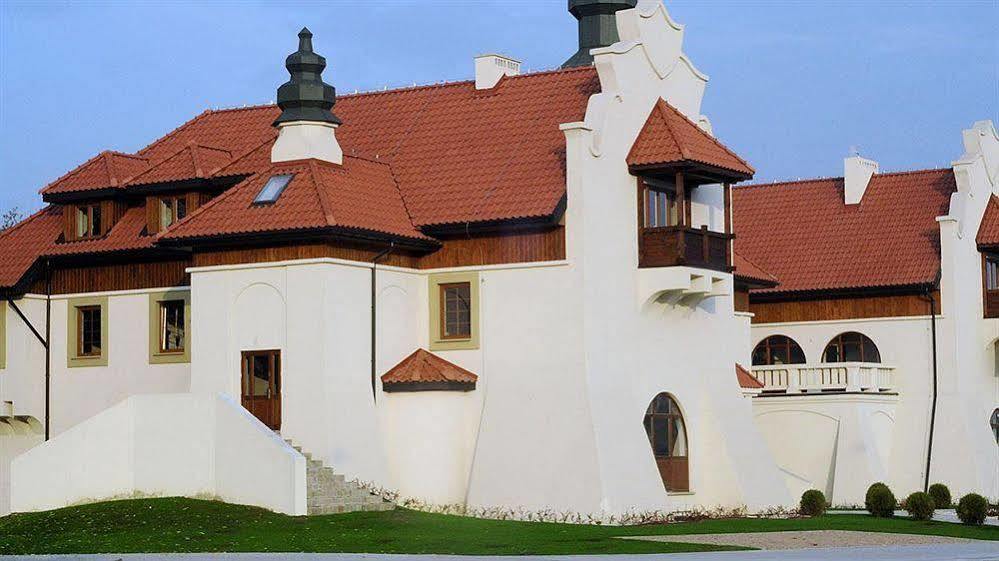Hotel Kasztel Rzezawa 외부 사진