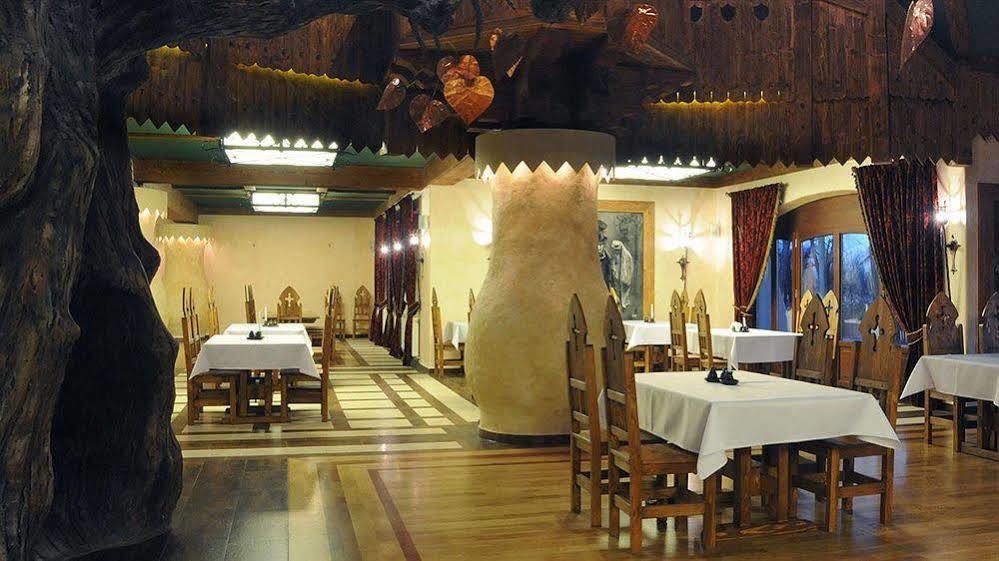 Hotel Kasztel Rzezawa 외부 사진