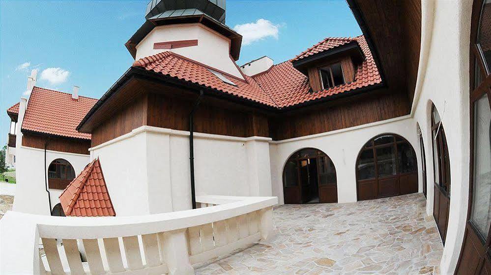 Hotel Kasztel Rzezawa 외부 사진