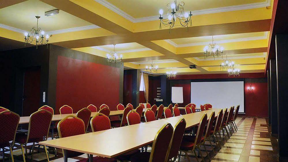 Hotel Kasztel Rzezawa 외부 사진